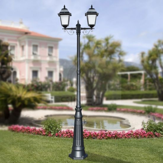 Liberti Design  Lampione Athena Con 2 Luci a Lanterna  un prodotto in offerta al miglior prezzo online