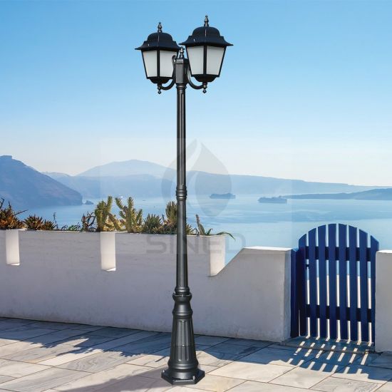 Liberti Design  Lampione Alto 208 Cm e 2 Lanterne Athena  un prodotto in offerta al miglior prezzo online