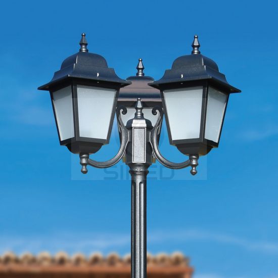 Liberti Design  Lampione Con 3 Luci a Lanterna Athena  un prodotto in offerta al miglior prezzo online