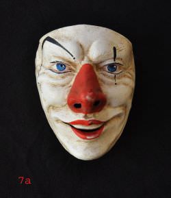  Masque En Papier Mch Peint  La Main v est un produit offert au meilleur prix