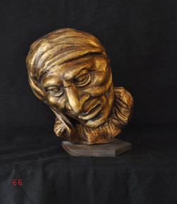  Scultura In Cartapesta Pulcinella Oro Ba  un prodotto in offerta al miglior prezzo online