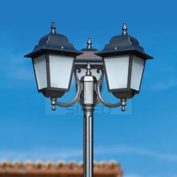 Lampione Con 3 Luci a Lanterna Athena